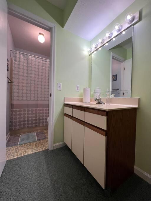 Lovely 2-Bedroom Condo With Pool 미를 비치 외부 사진